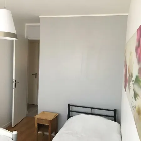 Deux Salon Parking Kindarena Apartmán